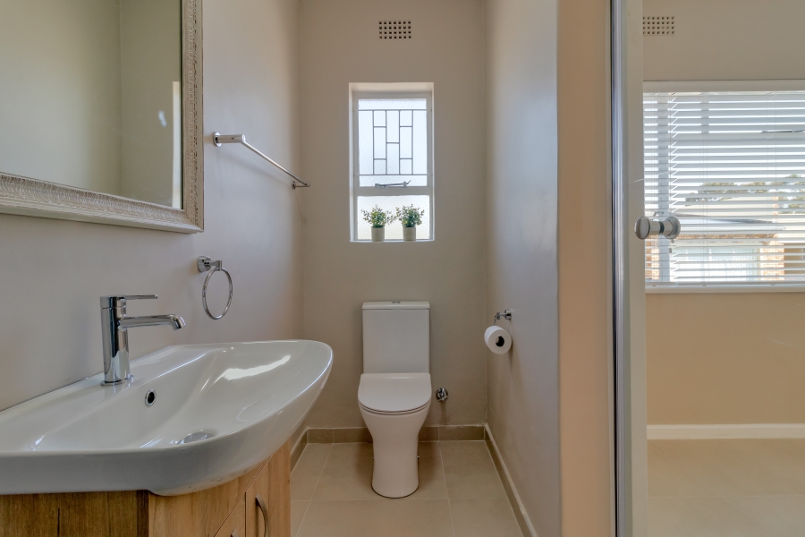 To Let 2 Bedroom Property for Rent in Lionviham Western Cape